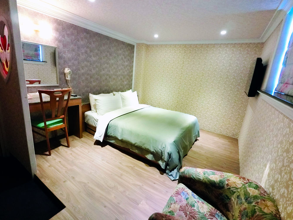 Nice Hotel Тайбей Екстер'єр фото